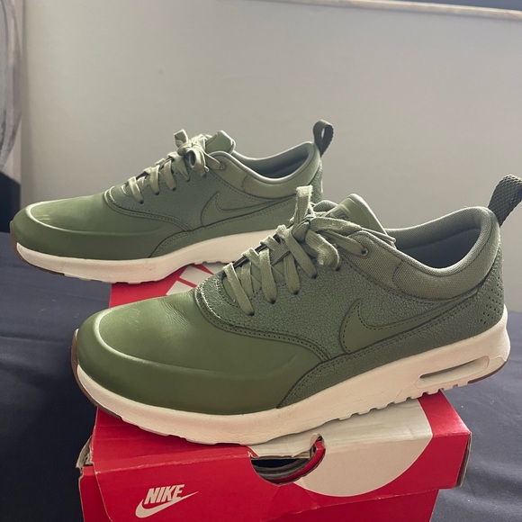 WMNS NIKE AIR MAX THEA PRM - Picture 6 of 8